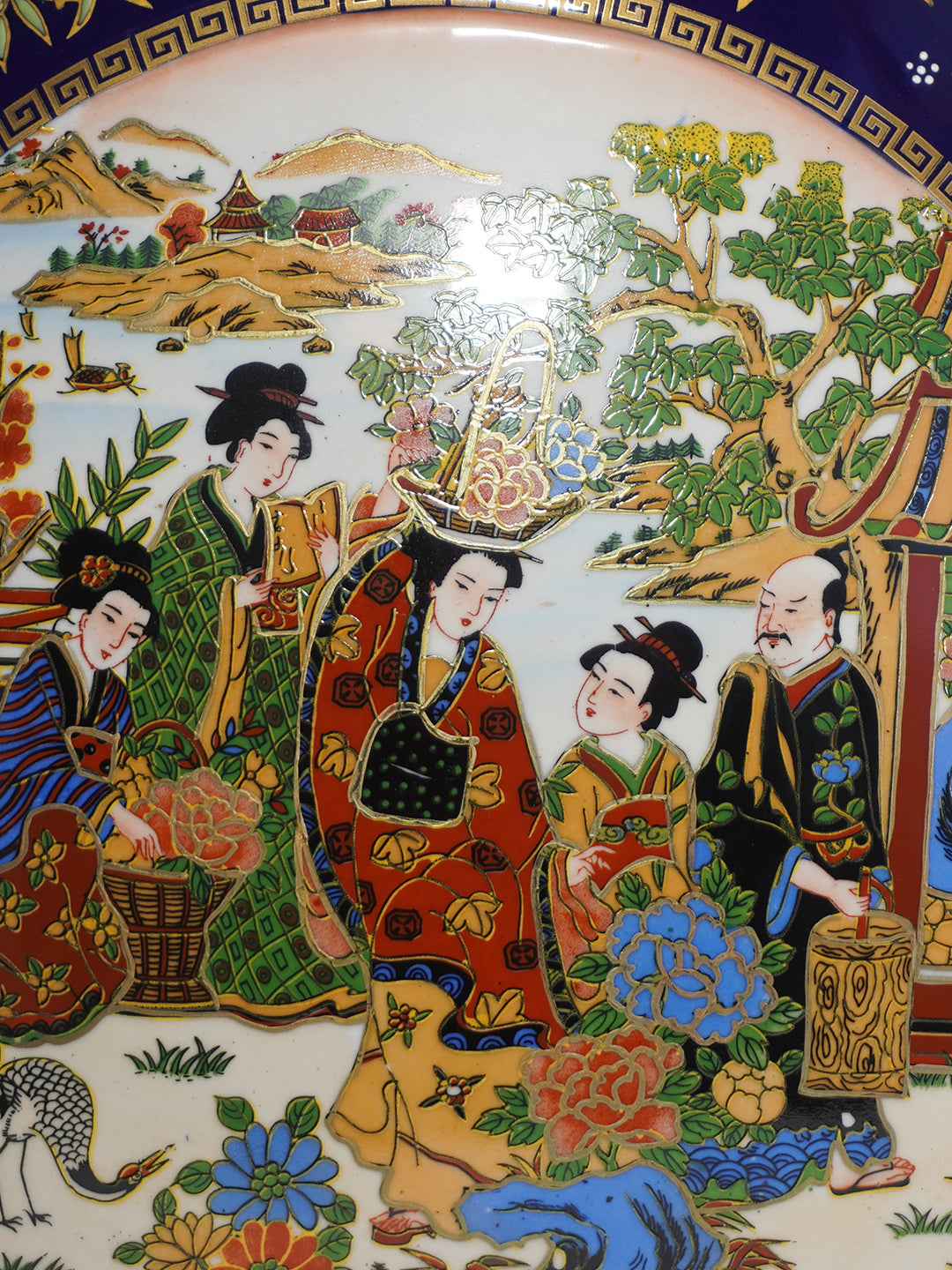 Golden Dynasty Elegance